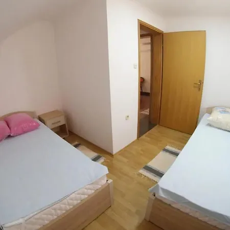 Villa Relaxing Ilidza With Lush Garden & Bbq In Sarajevo Osenjace