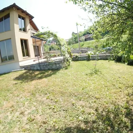 Relaxing Ilidza With Lush Garden & Bbq In Sarajevo Villa