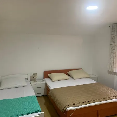 Villa Relaxing Ilidza With Lush Garden & Bbq In Sarajevo